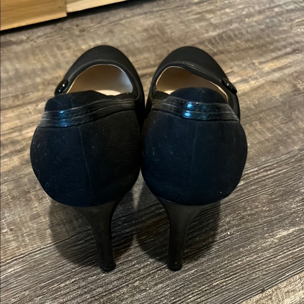 Nine West Black Platform Round-Toe Pumps with Button Detail - Picture 6 of 11